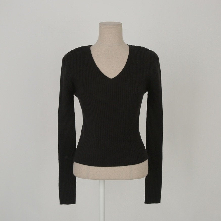 Frida V-Neck Ribbed Knit Top